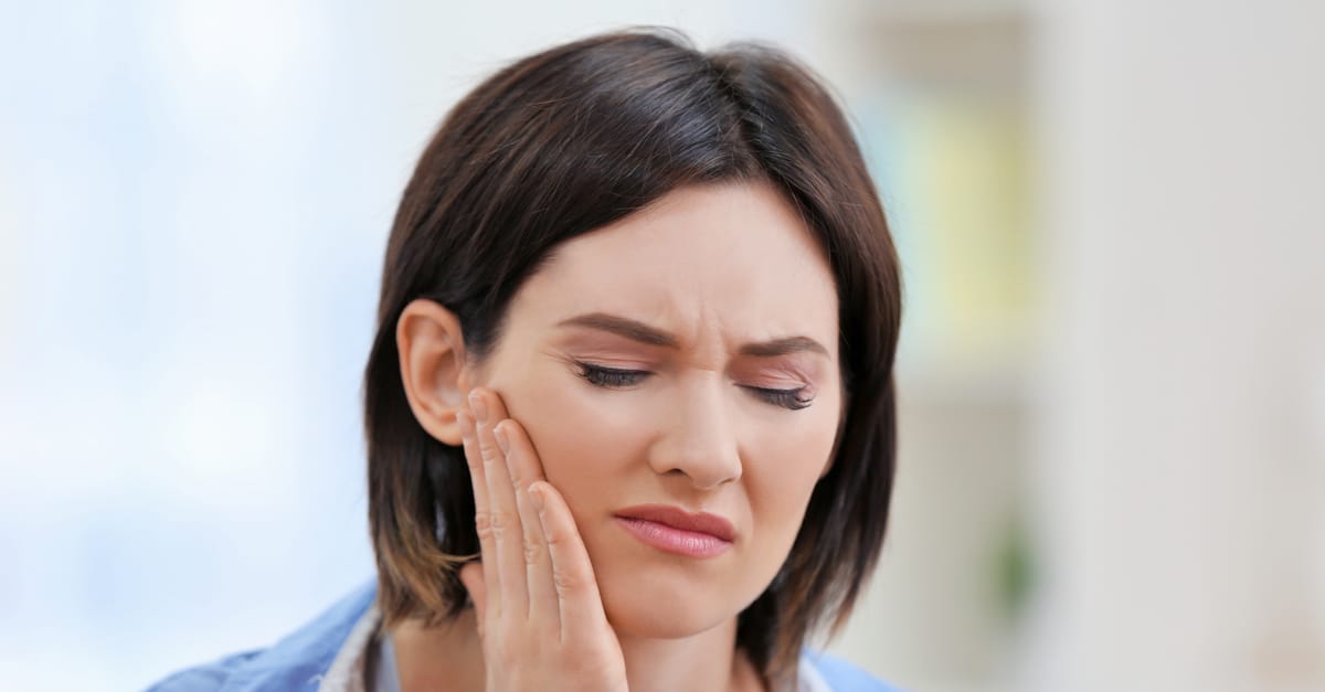 Woman's jaw hurts after sleeping
